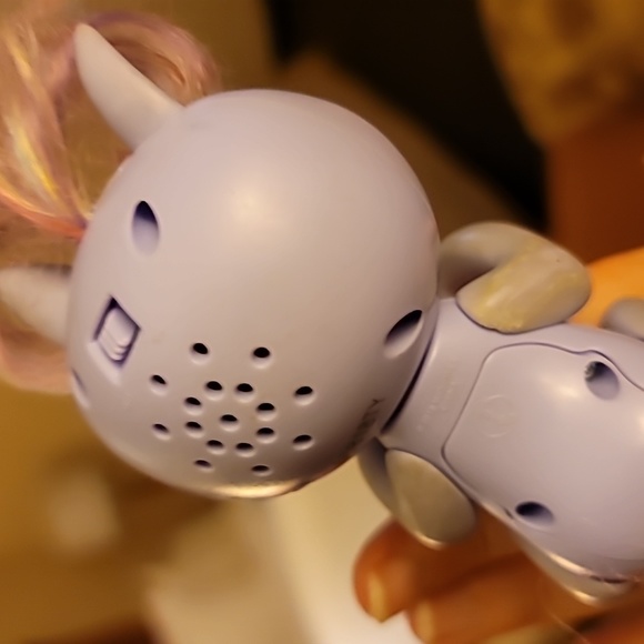 Wow Wee Untamed Fingerlings Baby Unicorn (purple) Interactive Electro… - Picture 3 of 5